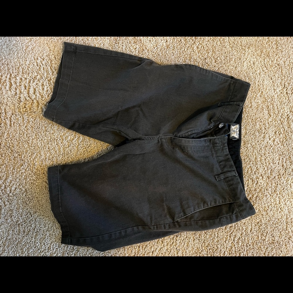 Volcom shorts size 30